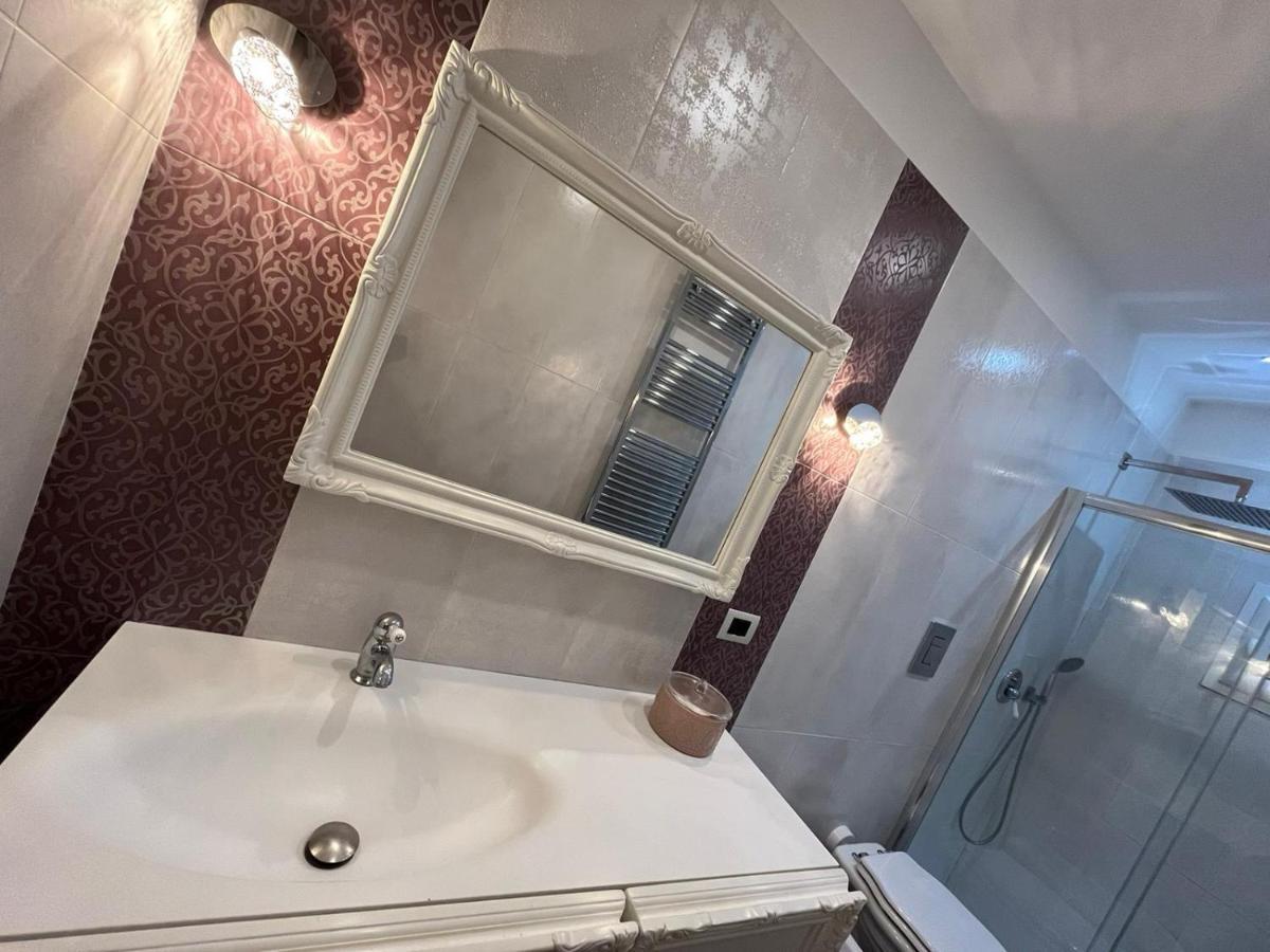 Core&Core2 Apartment Napoli Bagian luar foto