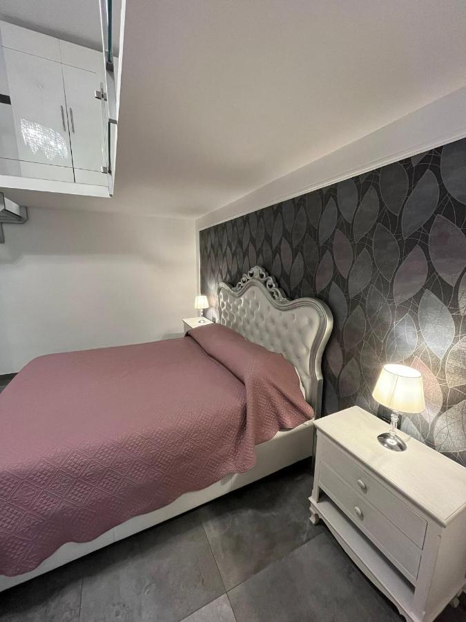 Core&Core2 Apartment Napoli Bagian luar foto